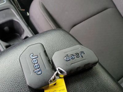 2022 Jeep Wrangler — photo 32 view