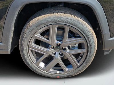 2026 Jeep Compass — photo 9 view