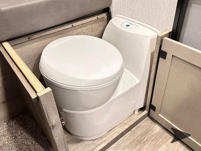 2026 Wayfinder RV GO LITE LTD — photo 46 view