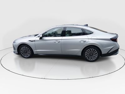2025 Hyundai Sonata Hybrid - Photo 4