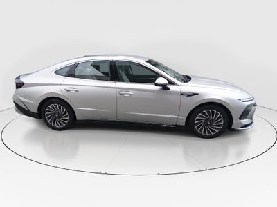 2025 Hyundai Sonata Hybrid - Photo 8