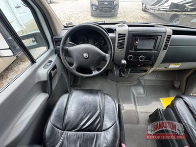 2009 Dutchmen Dorado Sprinter 24SA — photo 8 view