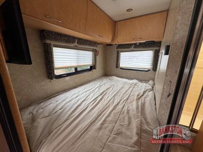 2009 Dutchmen Dorado Sprinter 24SA — photo 17 view