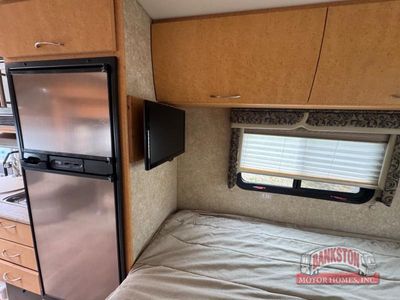 2009 Dutchmen Dorado Sprinter 24SA — photo 16 view