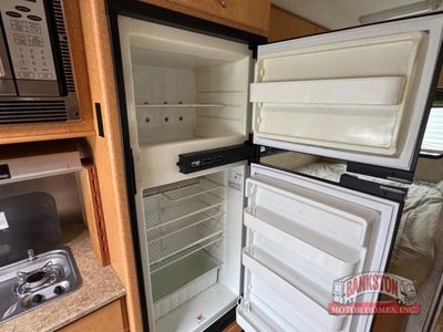 2009 Dutchmen Dorado Sprinter 24SA — photo 13 view