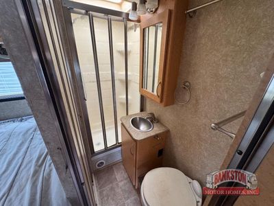 2009 Dutchmen Dorado Sprinter 24SA — photo 15 view
