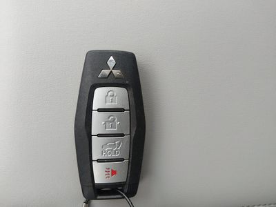 2025 Mitsubishi Outlander — photo 15 view