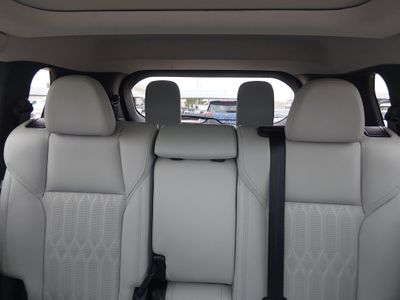 2025 Mitsubishi Outlander — photo 18 view