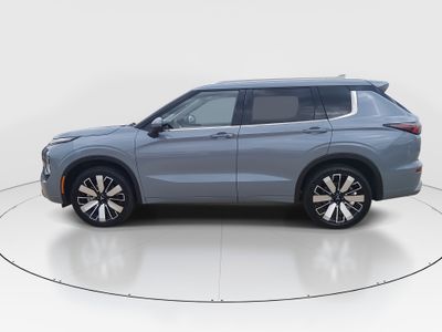 2025 Mitsubishi Outlander — interior view