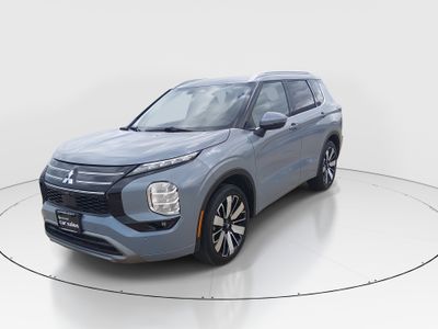 2025 Mitsubishi Outlander — rear three-quarter view