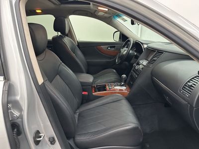 2015 INFINITI QX70 - Photo 24