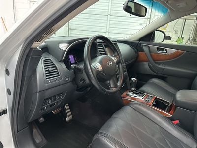 2015 INFINITI QX70 - Photo 9