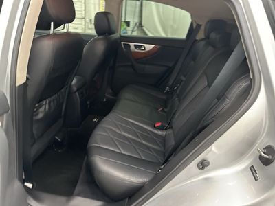 2015 INFINITI QX70 - Photo 21