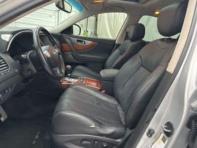 2015 INFINITI QX70 - Photo 18