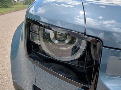 2022 Land Rover Discovery — photo 9 view