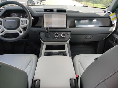 2022 Land Rover Discovery — photo 14 view