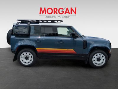 2022 Land Rover Discovery — photo 8 view