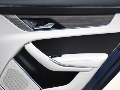2022 Jaguar XF — photo 28 view