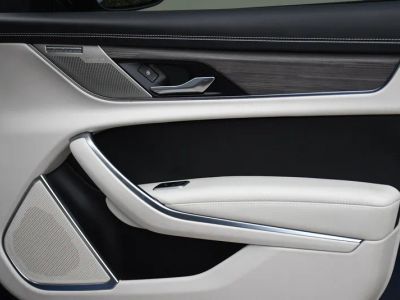 2022 Jaguar XF — photo 31 view