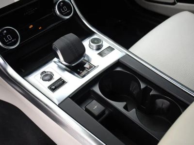 2022 Jaguar XF — photo 13 view