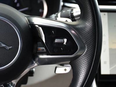 2022 Jaguar XF — photo 9 view