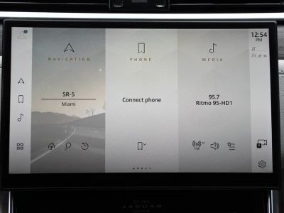 2022 Jaguar XF — photo 17 view