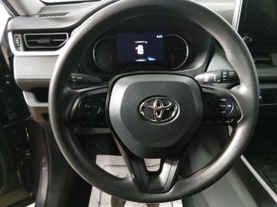 2024 Toyota RAV4 - Photo 12