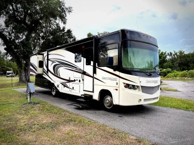 2015 Forest River Georgetown — front three-quarter view