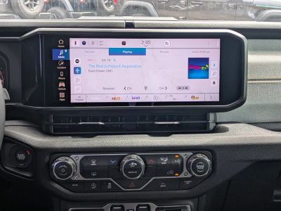 2025 Jeep Gladiator — photo 16 view
