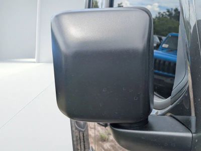 2025 Jeep Gladiator — photo 10 view
