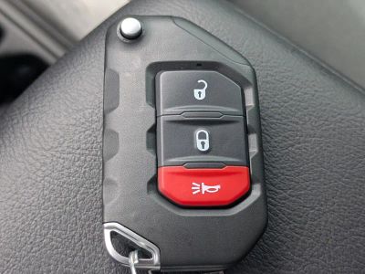 2025 Jeep Gladiator — photo 25 view