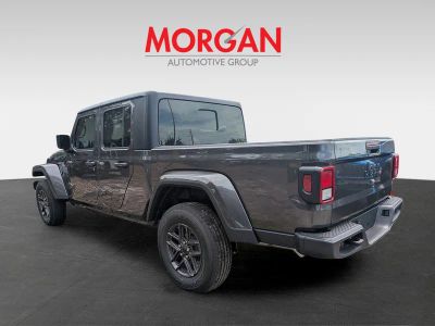 2025 Jeep Gladiator — detail view