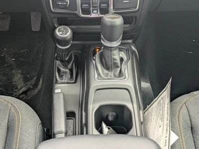 2025 Jeep Gladiator — photo 17 view