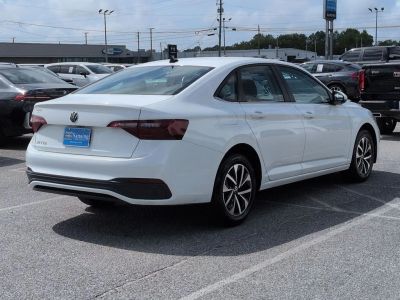 2024 Volkswagen Jetta - Photo 5