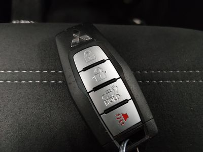 2024 Mitsubishi Outlander - Photo 15
