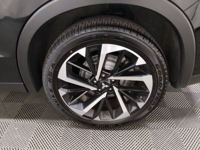 2024 Mitsubishi Outlander - Photo 10