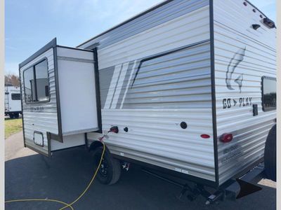 2026 Wayfinder RV Go Play — interior view
