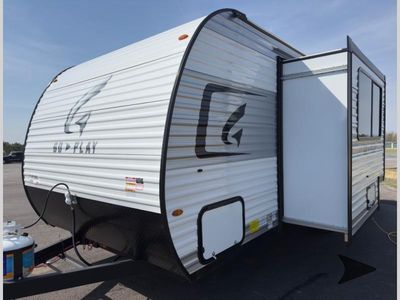 2026 Wayfinder RV Go Play — rear three-quarter view