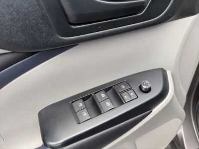2018 Toyota Highlander — photo 13 view