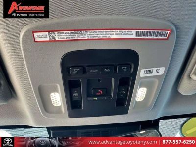 2026 Toyota Camry - Photo 39