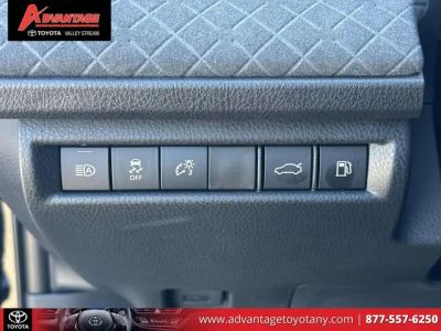 2026 Toyota Camry - Photo 25