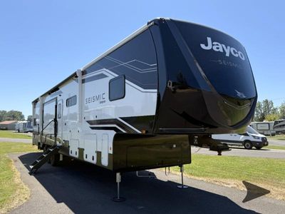 2026 Jayco Seismic - Photo 2