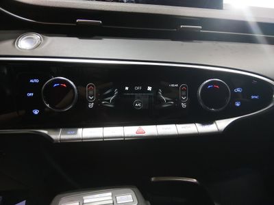 2025 Genesis GV70 - Photo 18