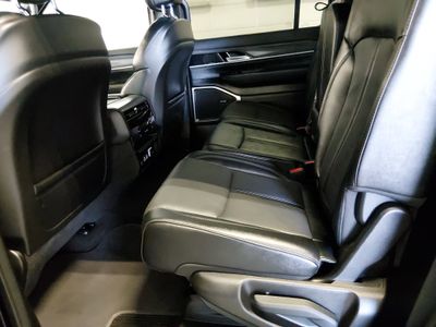 2024 Jeep Wagoneer L — photo 13 view