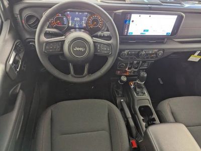2026 Jeep Wrangler — photo 13 view