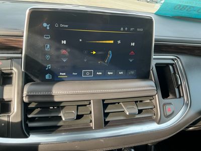 2024 Chevrolet Suburban - Photo 11