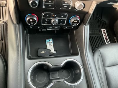 2024 Chevrolet Suburban - Photo 12