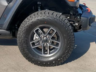 2026 Jeep Gladiator — photo 11 view