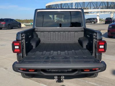 2026 Jeep Gladiator — photo 14 view