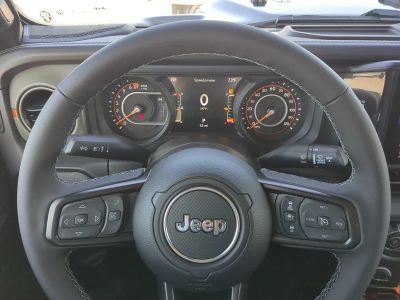 2026 Jeep Gladiator — photo 32 view